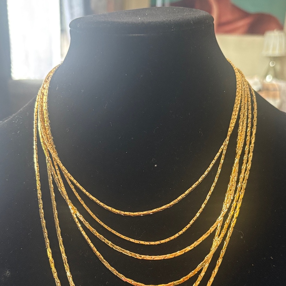Elegant Gold Necklace Set